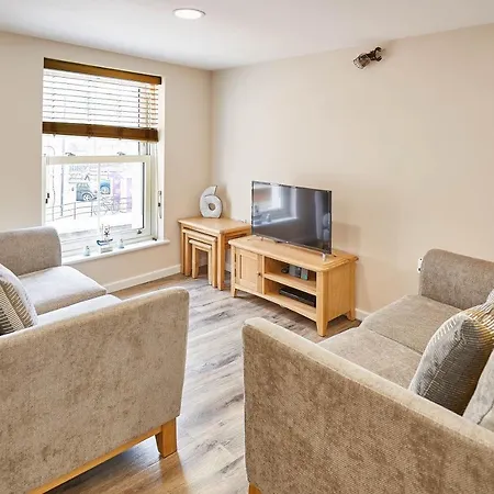 Host & - Lobster Pot Apartment Whitby